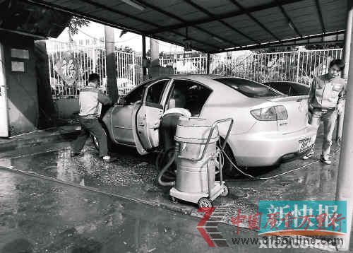 ■洗車等細(xì)節(jié)折射經(jīng)銷商的服務(wù)水平。 ■洗車等細(xì)節(jié)折射經(jīng)銷商的服務(wù)水平。