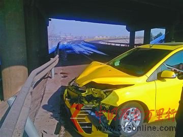 徐先生的福克斯汽車車禍現(xiàn)場。